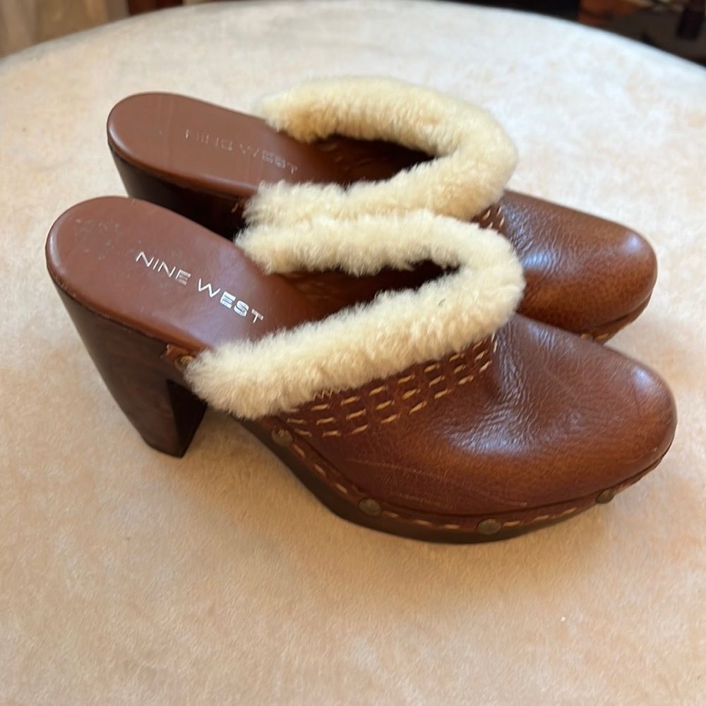 Nine West Sz 7 Leather Sherpa Trim Clogs Mules